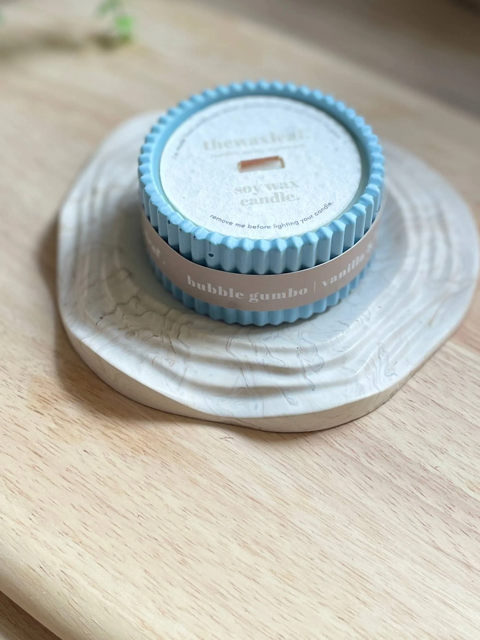 Bubblegum Stoneware Soy Candle – Bright and Playful Home Fragrance - Image 4