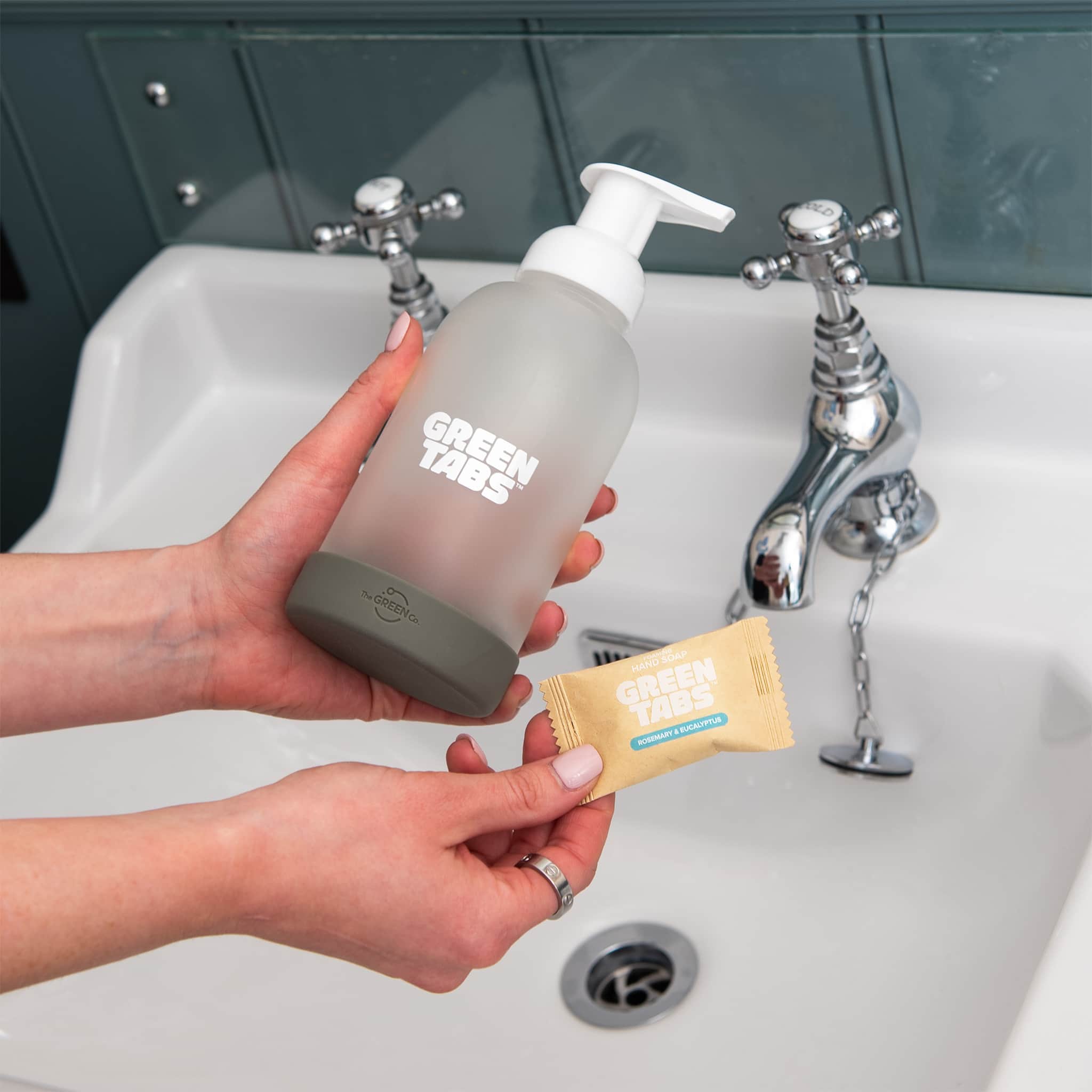 Foaming Hand Soap GreenTabs™ Starter Kit – Refillable Glass Bottle - Image 7