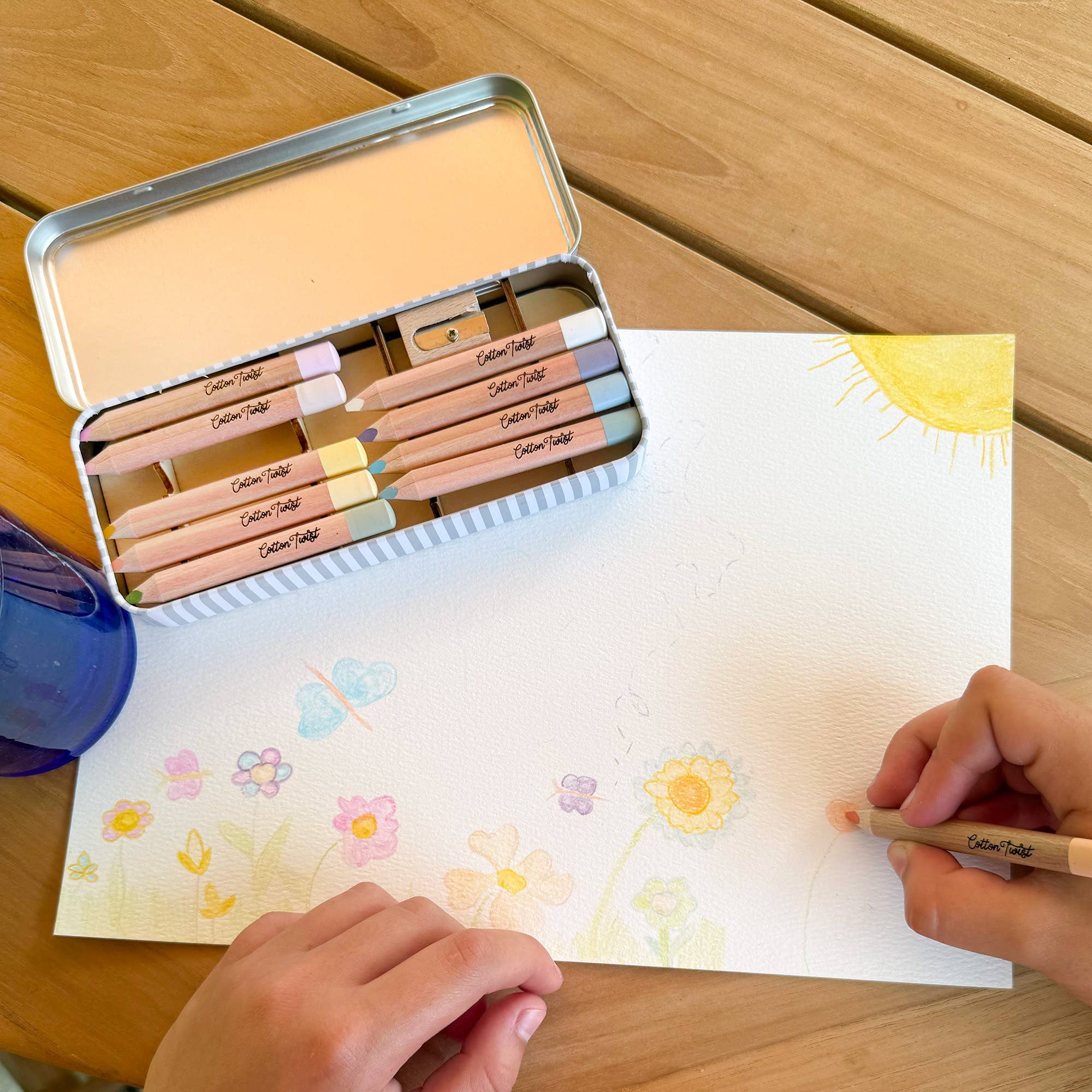 Pastel Mix Watercolour Pencils Gift Set in Reusable Tin - Image 4