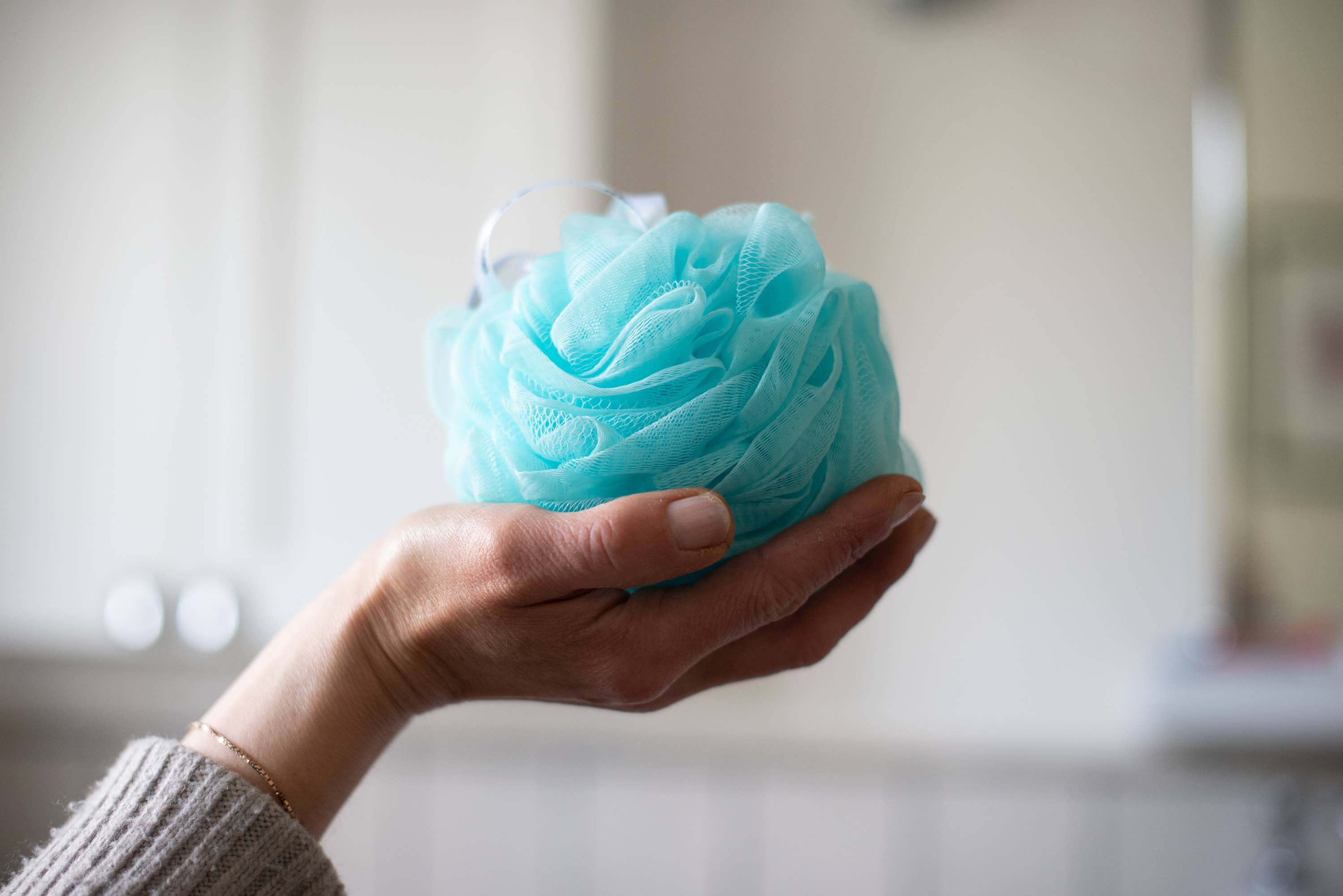 Premium Recycled Bath Puffs – Pack of 4 Eco-Friendly Shower Sponges - Image 7