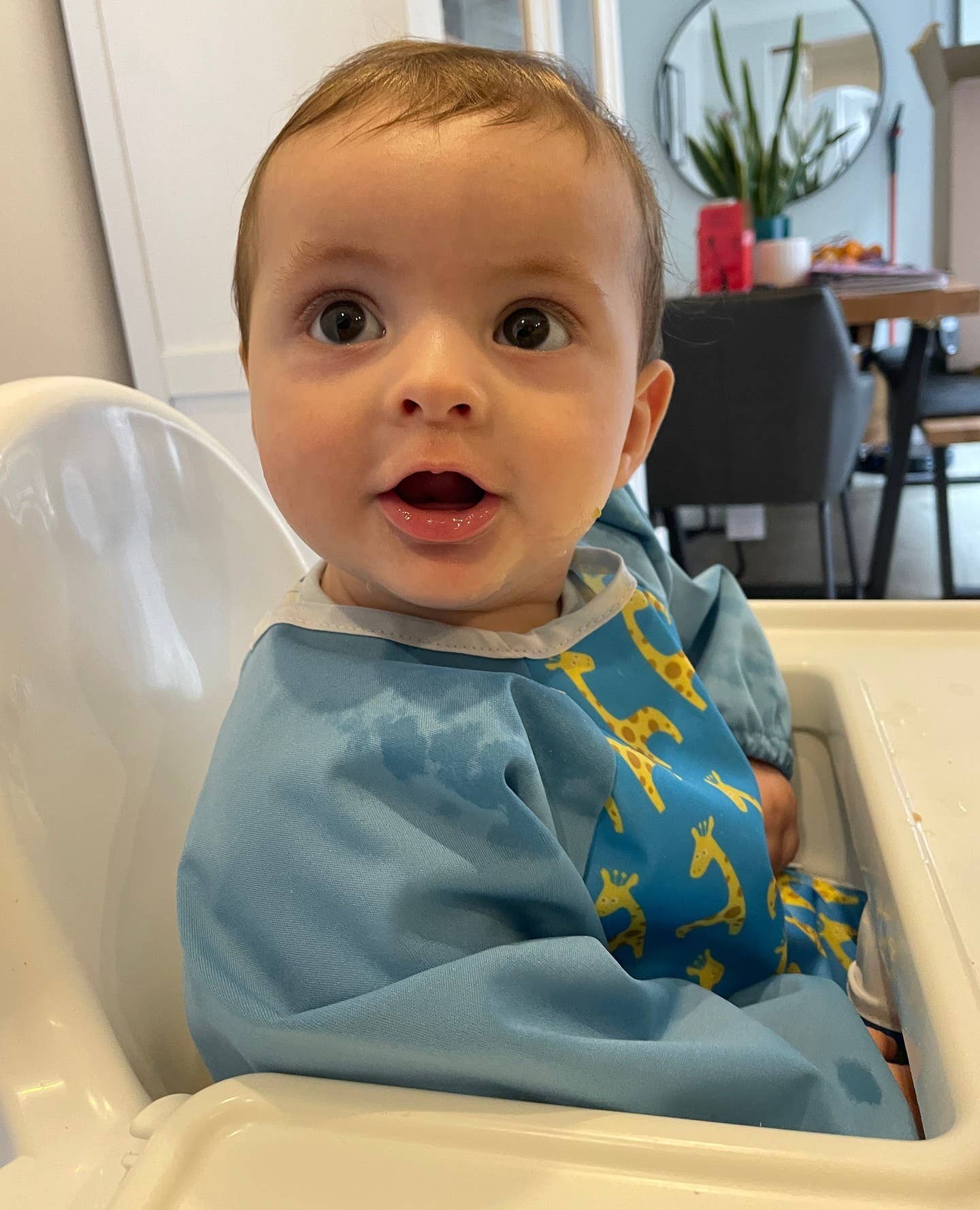 Premium Soft Long Sleeve Water Resistant Washable Bib – Blue Giraffe Design - Image 3