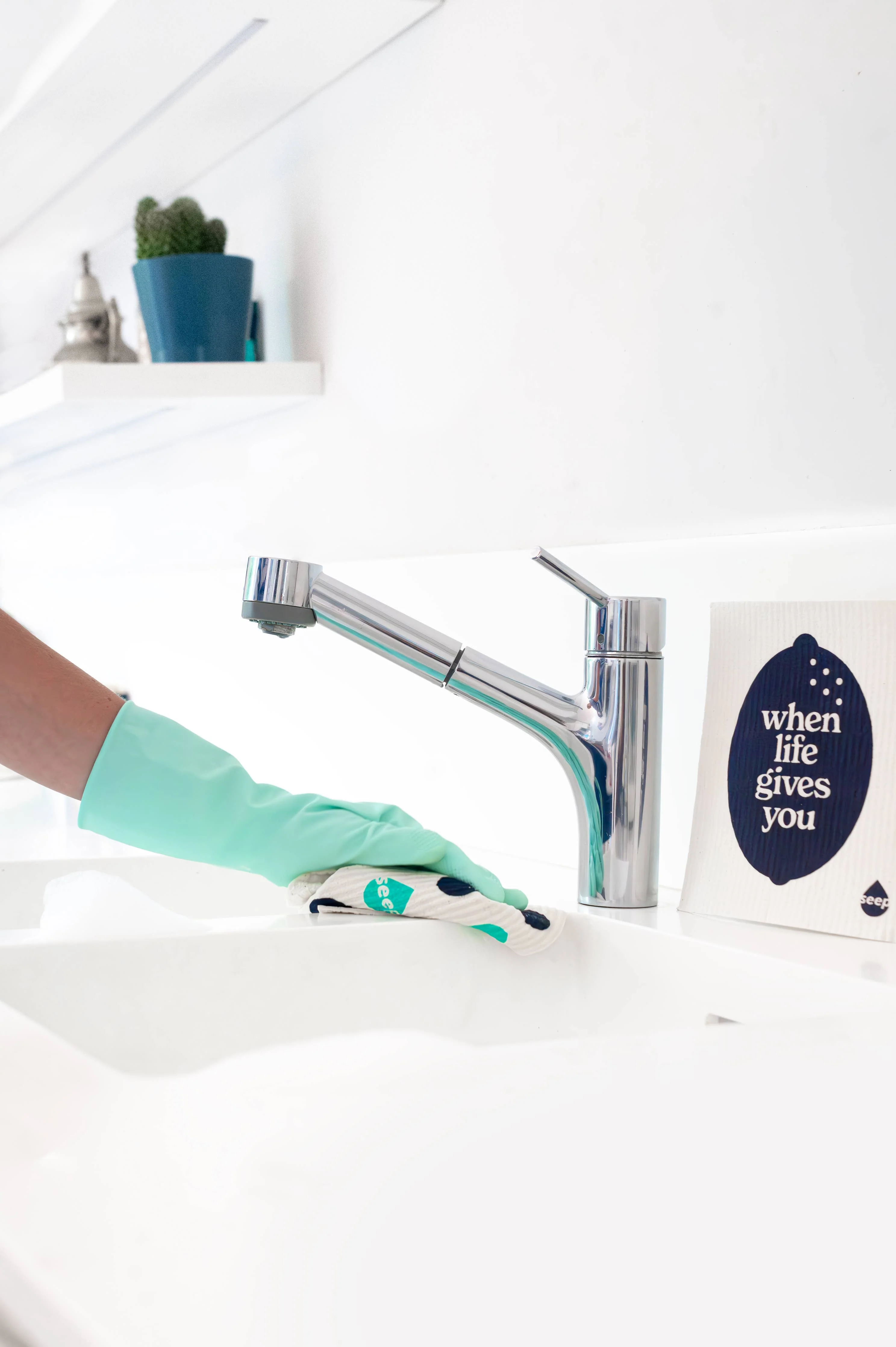 Fair Trade Rubber Gloves | 1 Pair Plastic-Free Compostable Cleaning Gloves - Image 4