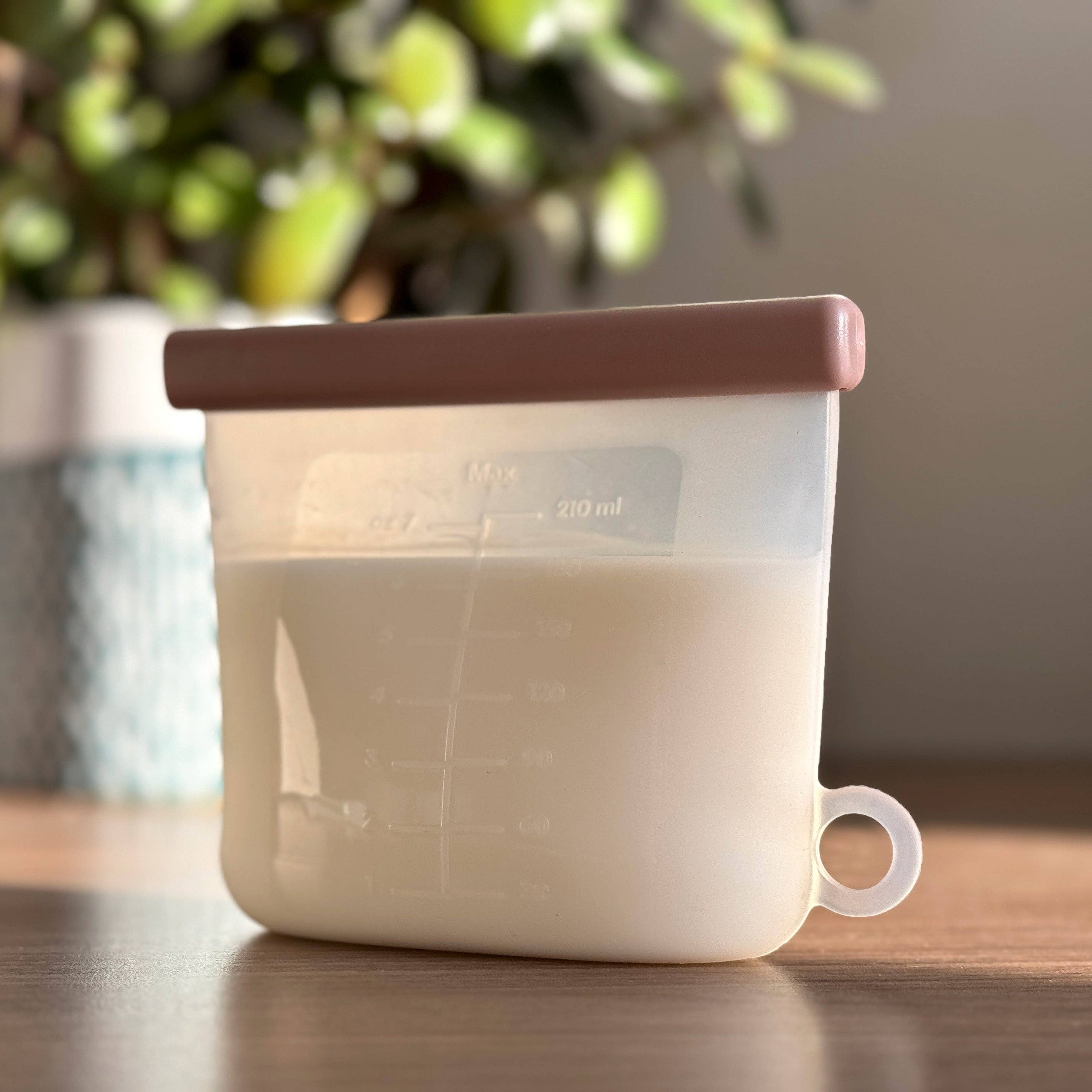Silicone Breastmilk Storage Bags – Reusable, Leak-Proof (Pack of 5) - Image 5