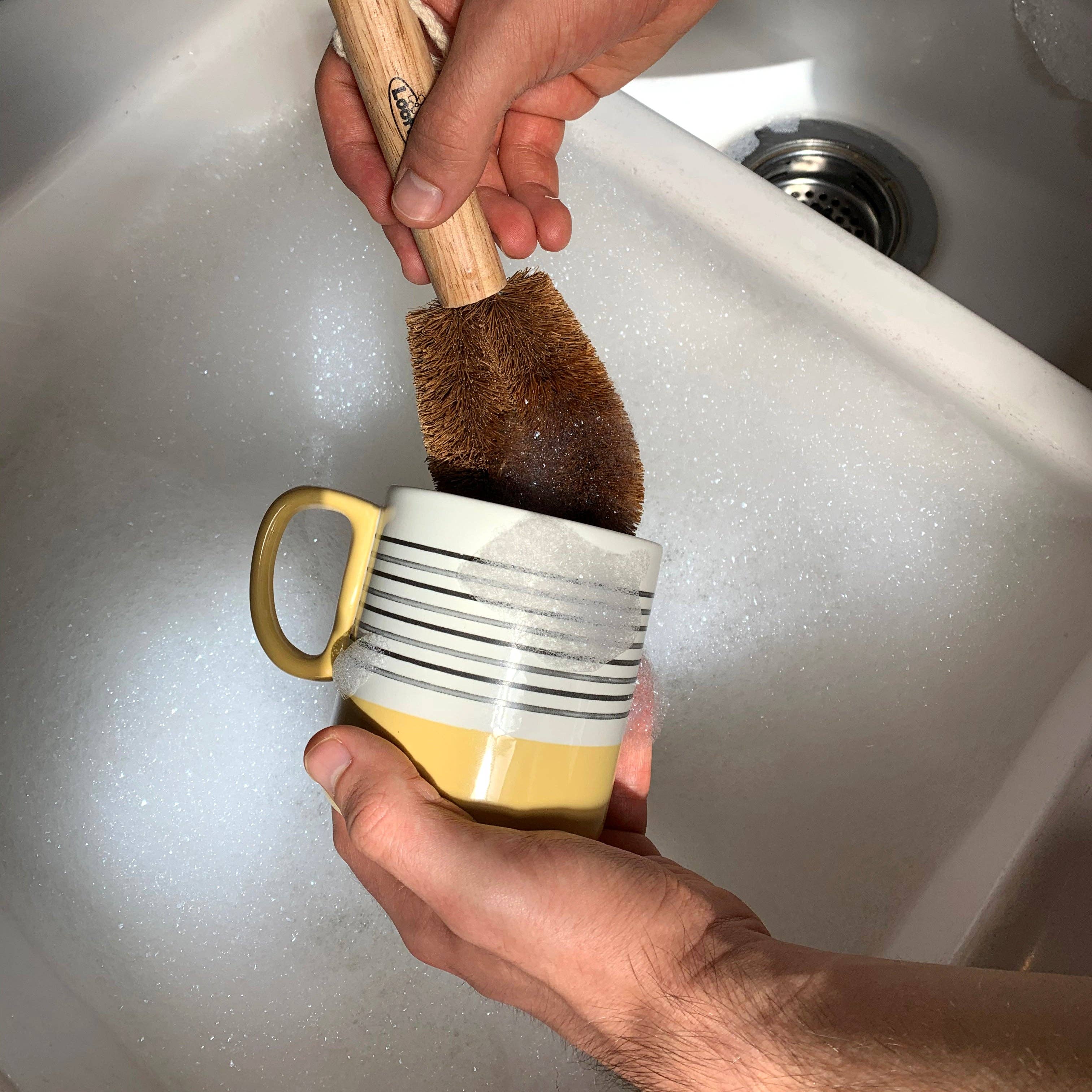 LoofCo Washing-Up Brush with Handle – Natural Coconut Fibre Dish Brush - Image 3